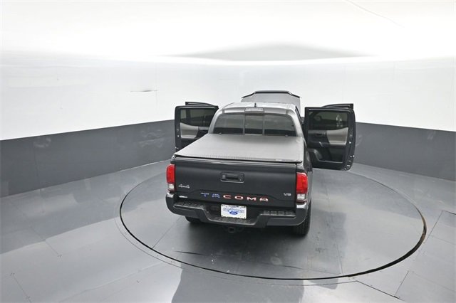 Used 2018 Toyota Tacoma SR image 41