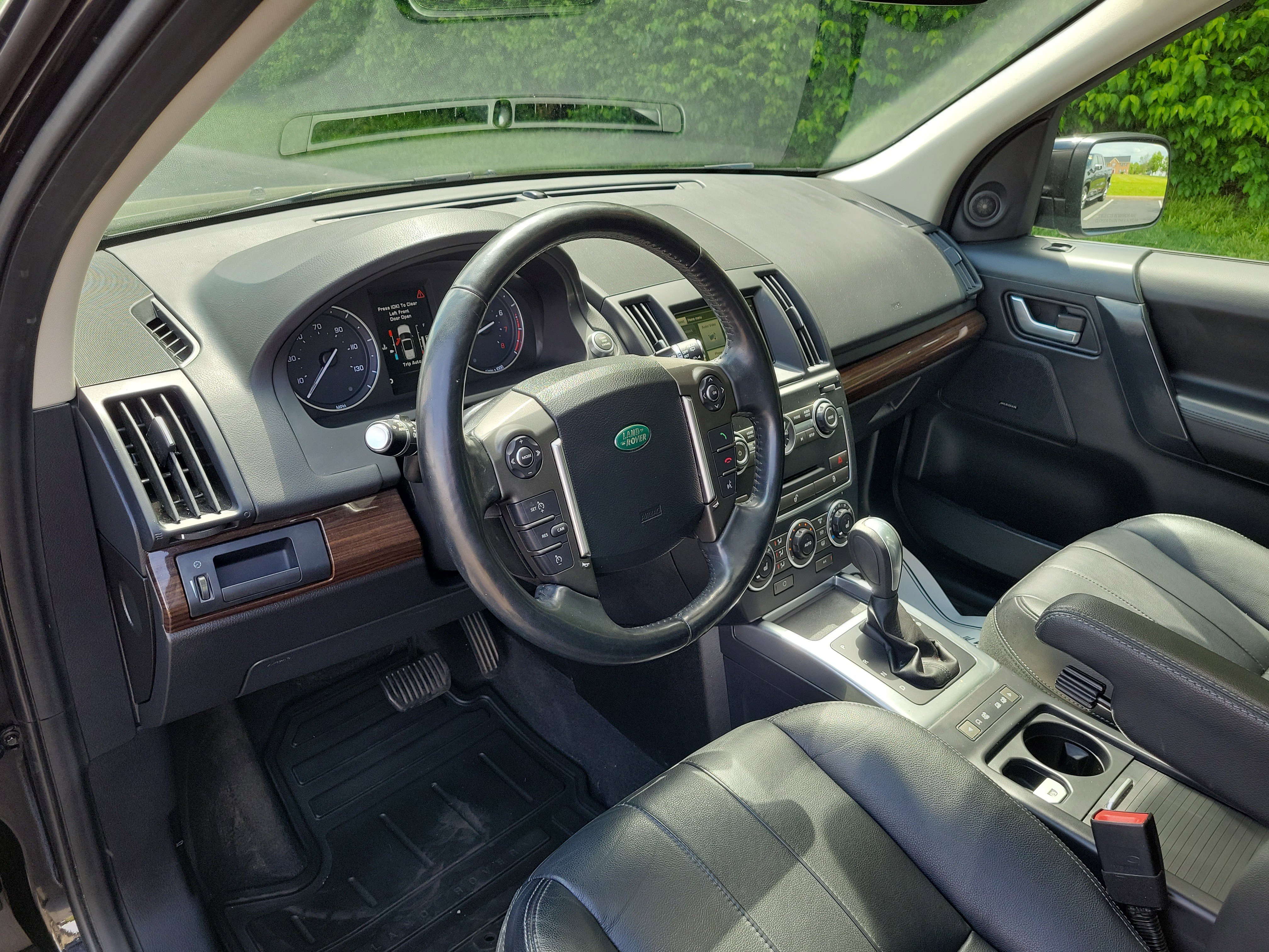Used 2014 Land Rover LR2 AWD/4WD image 18