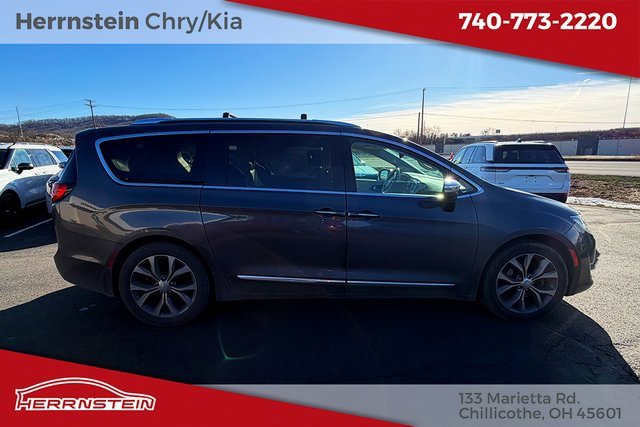 Used 2018 Chrysler Pacifica Limited w/ Tire & Wheel Group image 30