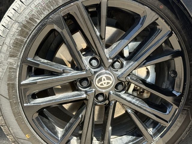 Used 2025 Toyota Camry SE FWD image 10