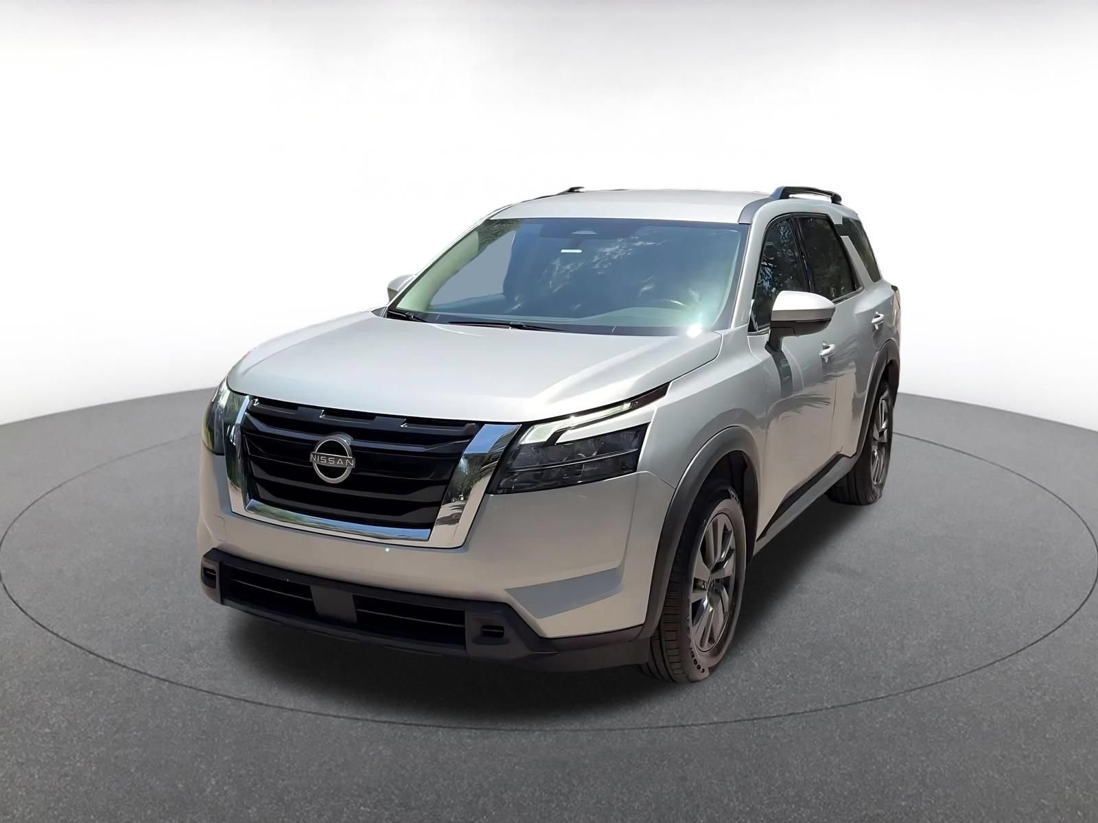 Used 2025 Nissan Pathfinder SV FWD image 7