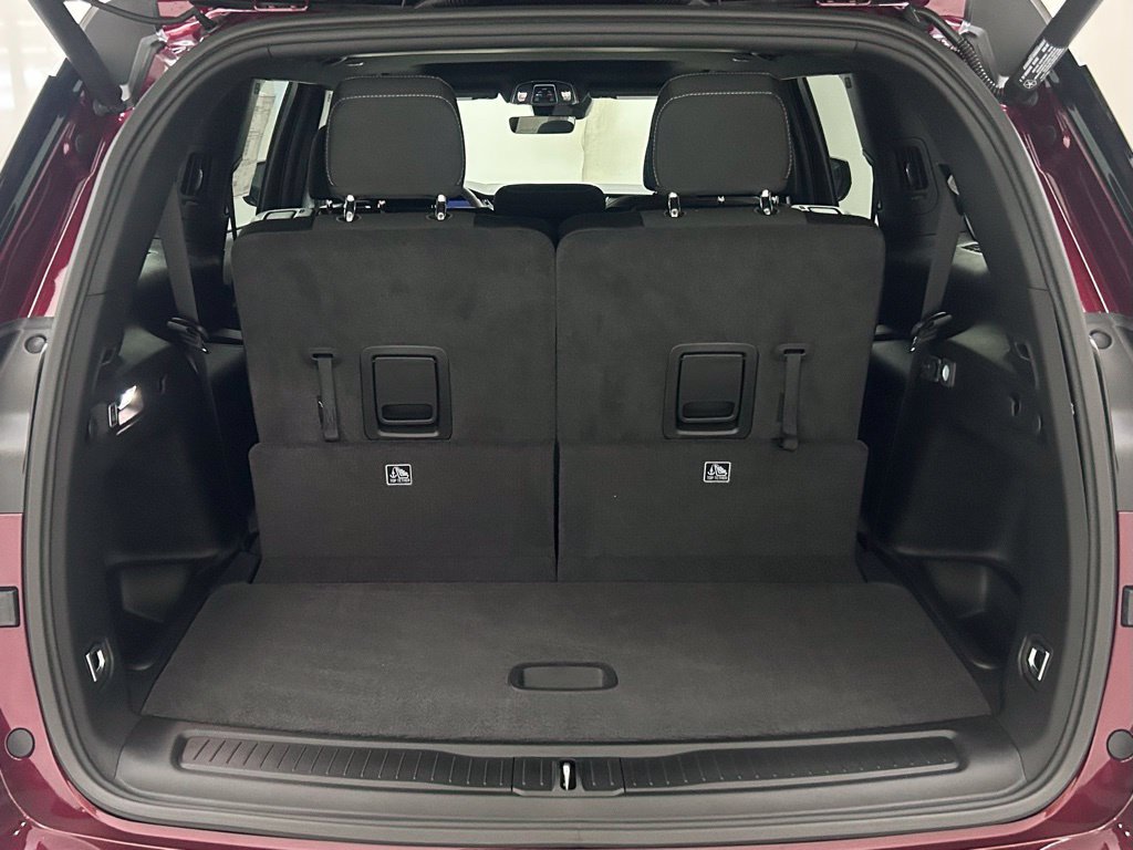 New 2026 Jeep Grand Cherokee L 4WD image 9