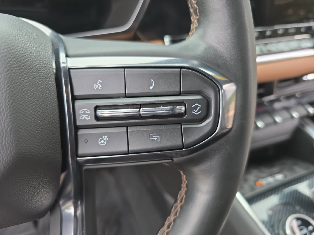 Used 2024 GMC Canyon AT4 w/ AT4 Premium Package AWD/4WD image 20
