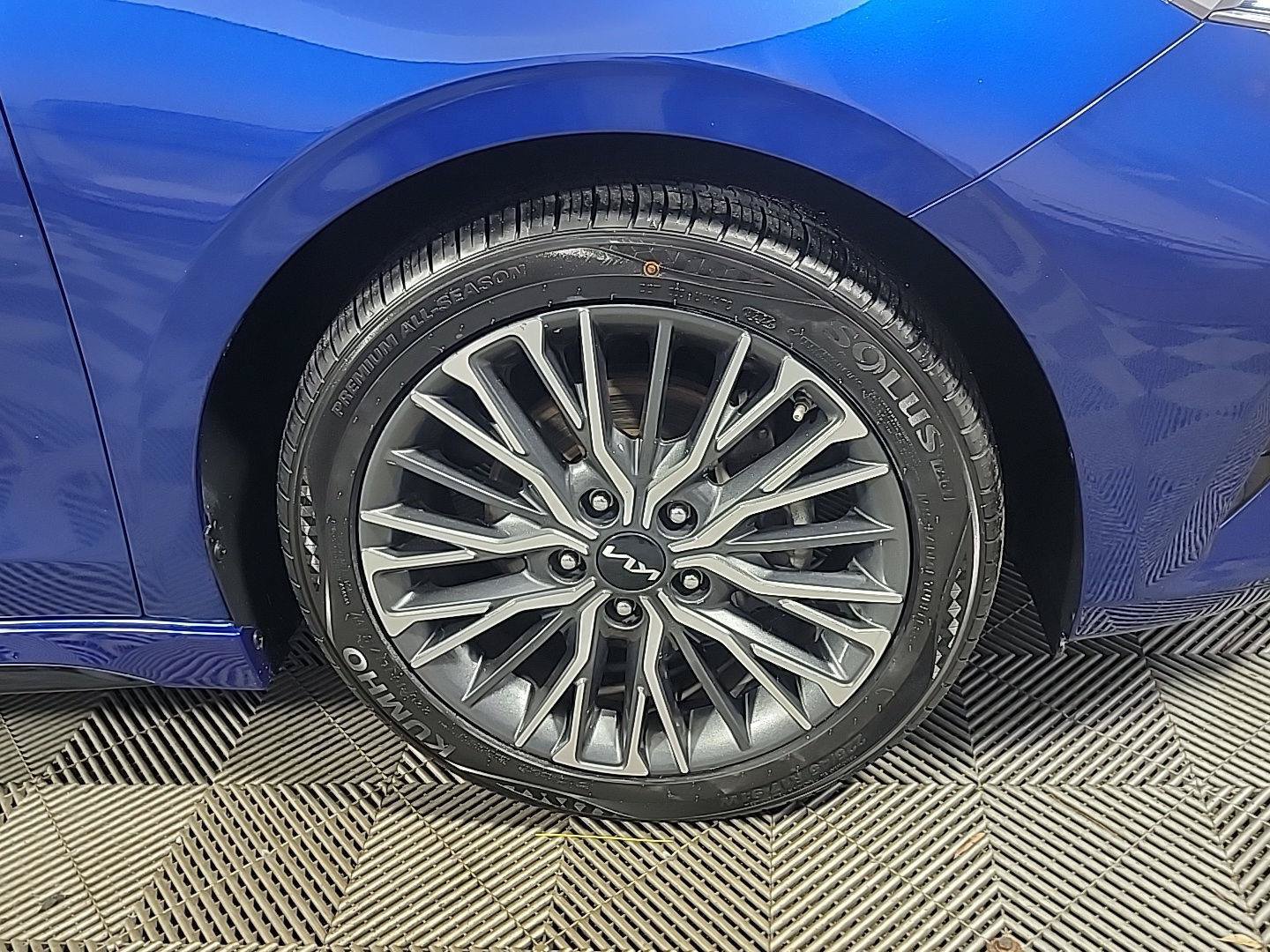 Certified 2024 Kia Forte GT-Line FWD image 3