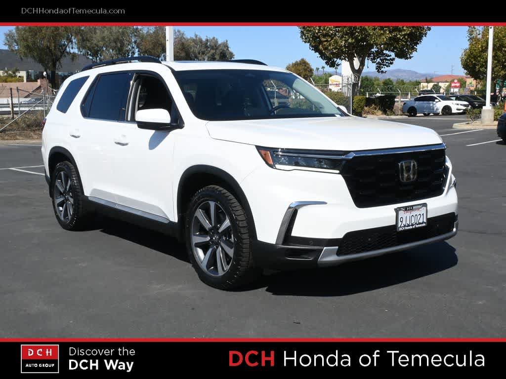 Certified 2024 Honda Pilot Touring image 3