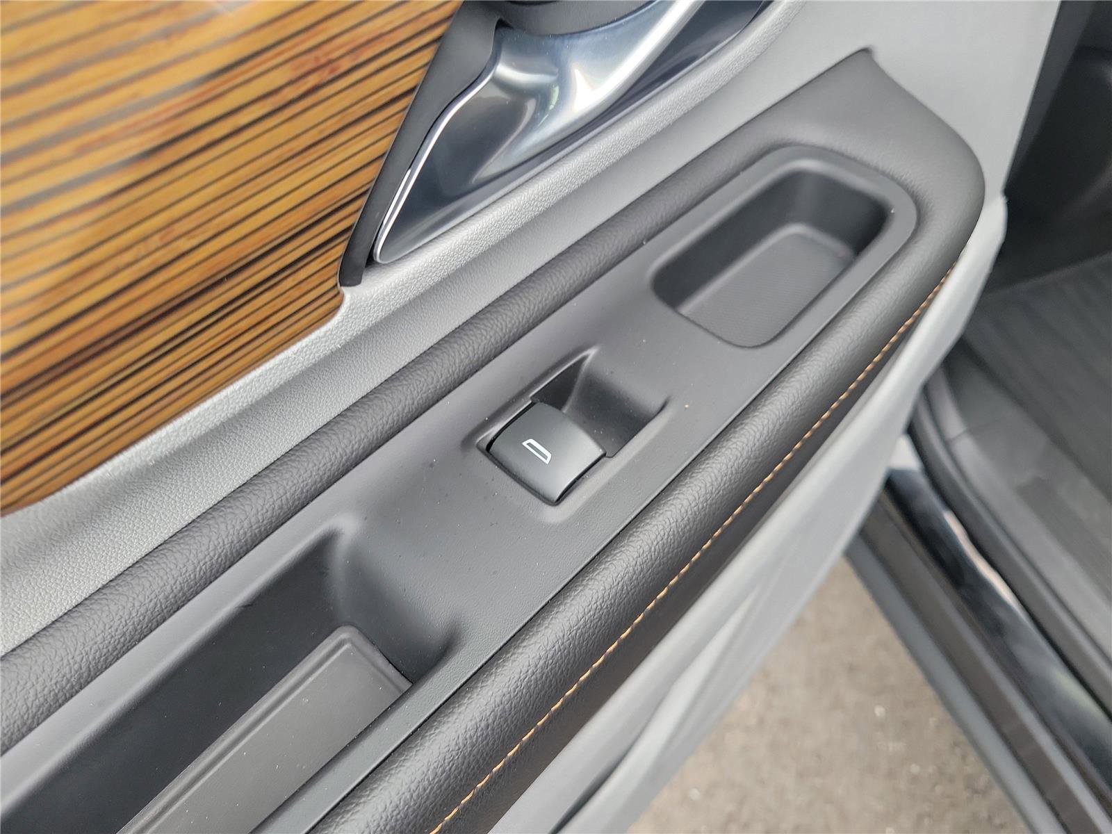 Used 2018 GMC Terrain SLE w/ Infotainment Package I image 16