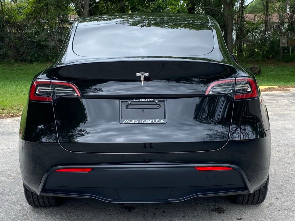 Used 2023 Tesla Model Y 2WD image 8