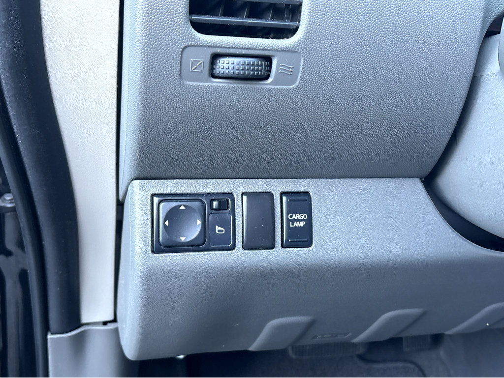 Used 2020 Nissan Frontier SV image 14