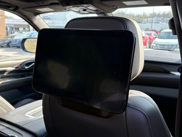 Used 2021 GMC Yukon Denali w/ Denali Premium Package image 22