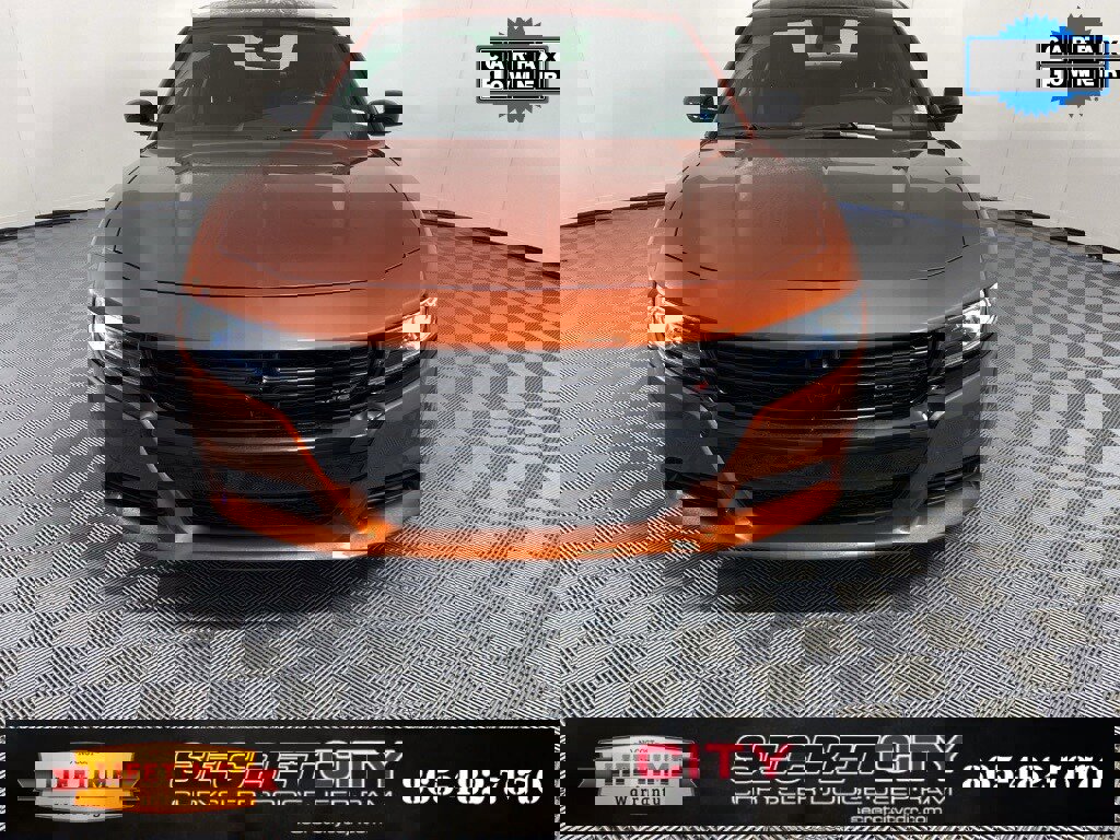 Used 2023 Dodge Charger SXT w/ Blacktop Package image 2