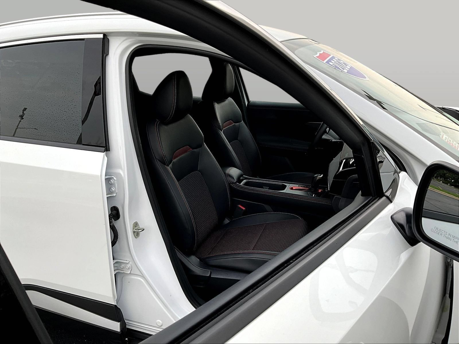 Certified 2025 Nissan Kicks SR AWD/4WD image 31