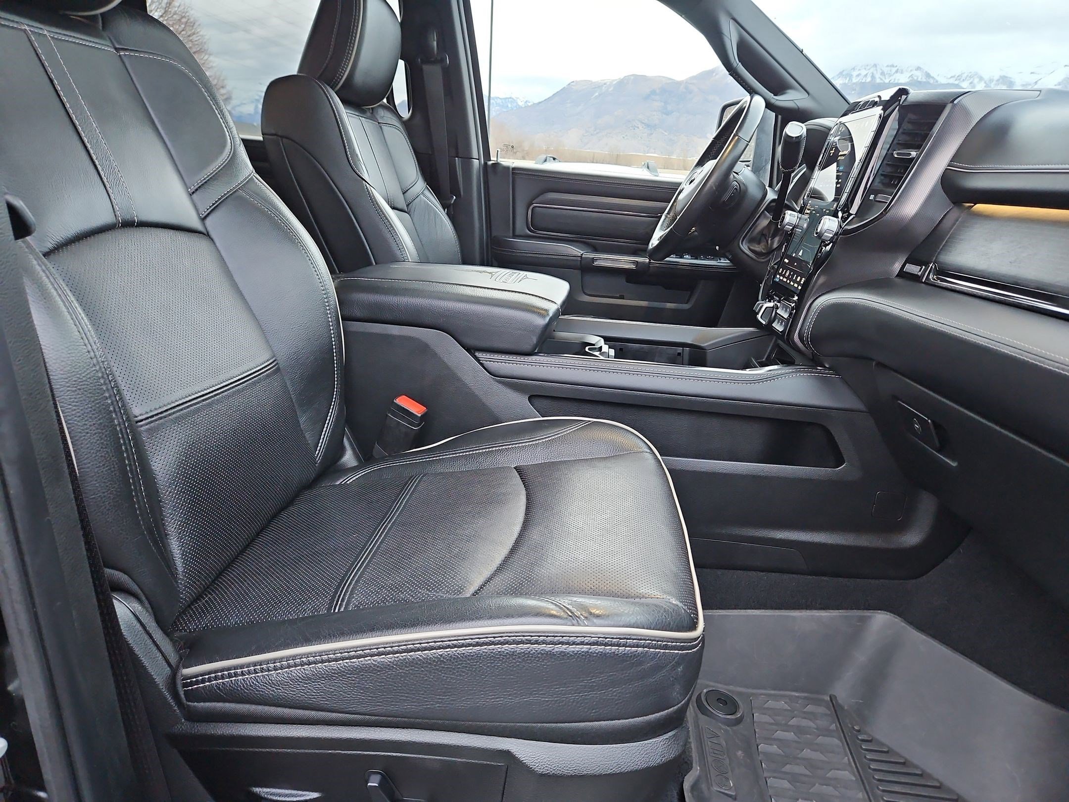 Used 2023 RAM 3500 Limited image 35