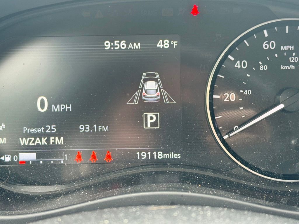 Used 2023 Nissan Kicks SR w/ SR Premium Package FWD image 10