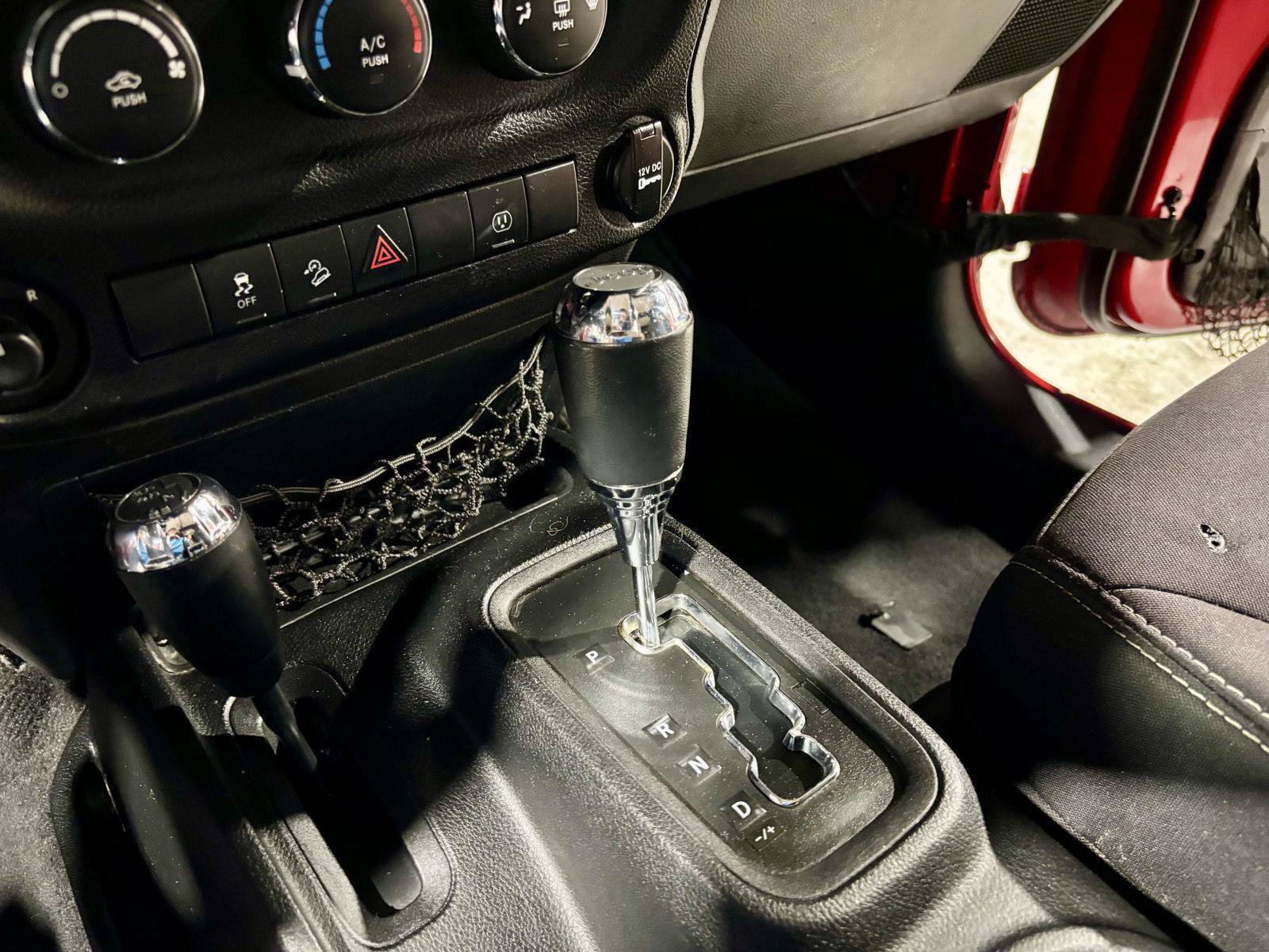 Used 2013 Jeep Wrangler Unlimited Sahara AWD/4WD image 5