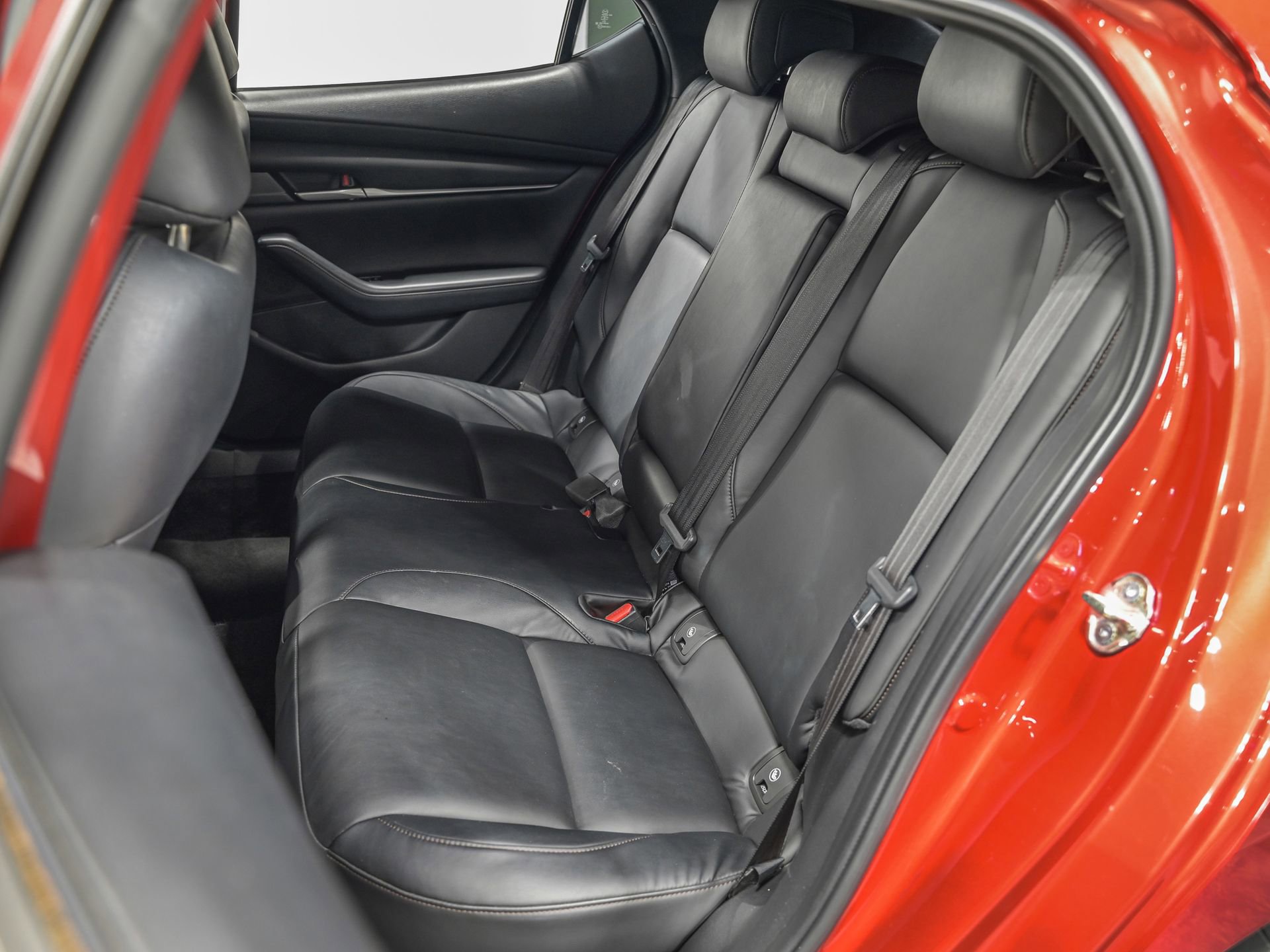 Used 2020 MAZDA MAZDA3 Hatchback image 29