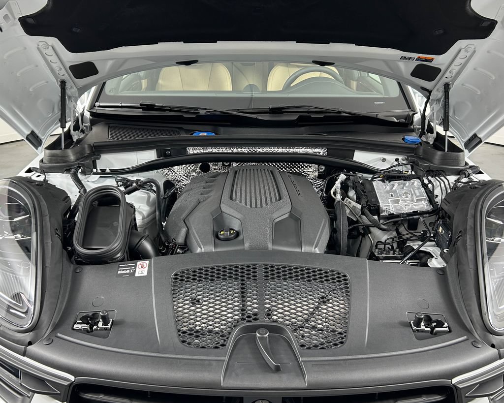 New 2026 Porsche Macan AWD/4WD image 30