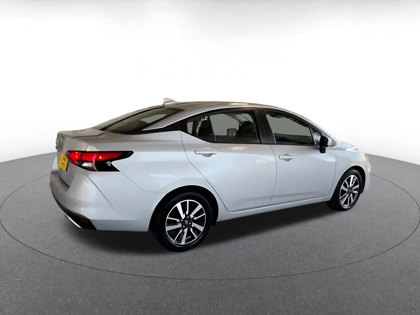 Used 2025 Nissan Versa SV FWD image 13