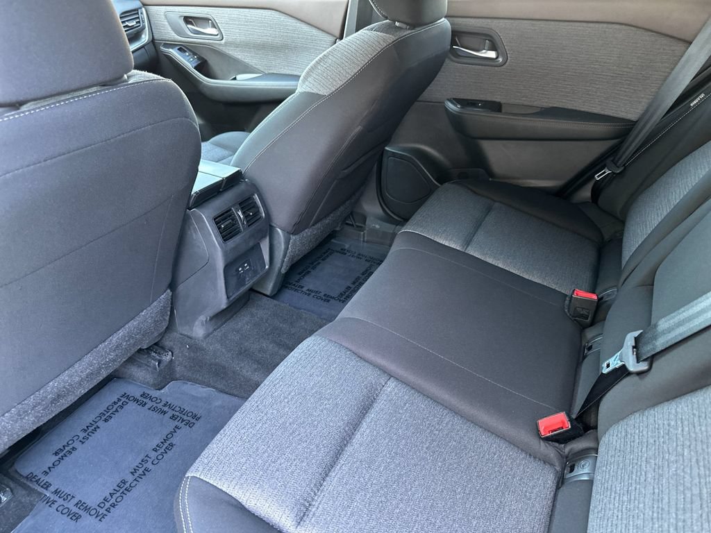 Used 2023 Nissan Rogue SV FWD image 11
