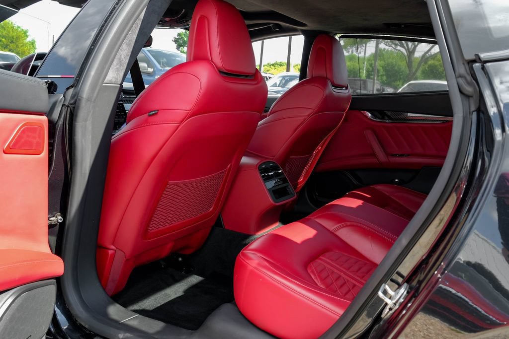 Used 2022 Maserati Quattroporte Trofeo RWD image 42