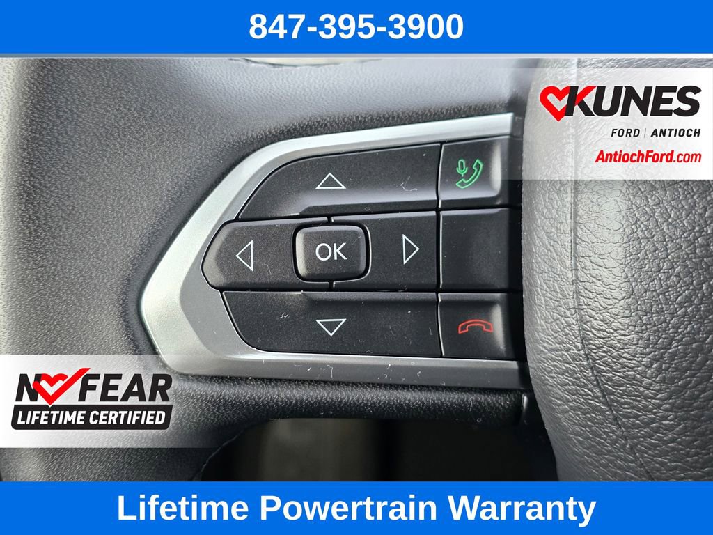 Used 2025 Jeep Compass Latitude image 36