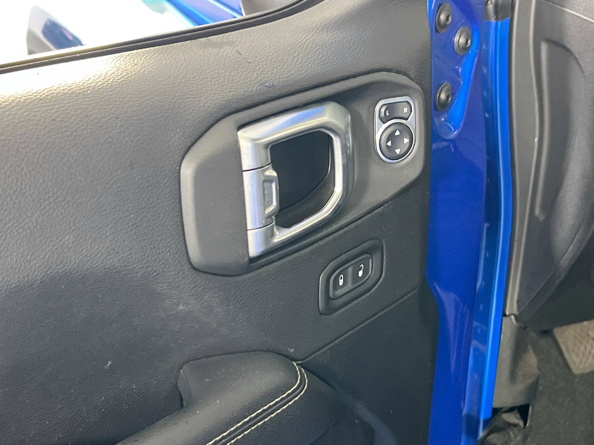 Used 2021 Jeep Gladiator Overland w/ Popular Equipment Package image 17