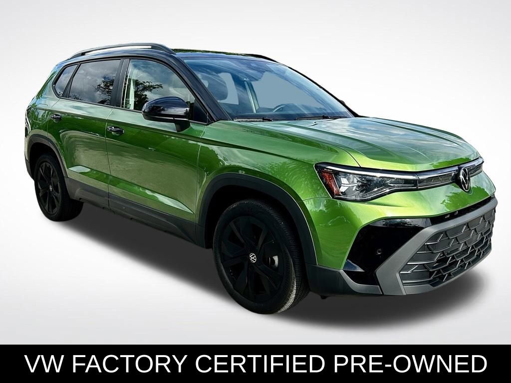 Certified 2025 Volkswagen Taos SE image 3