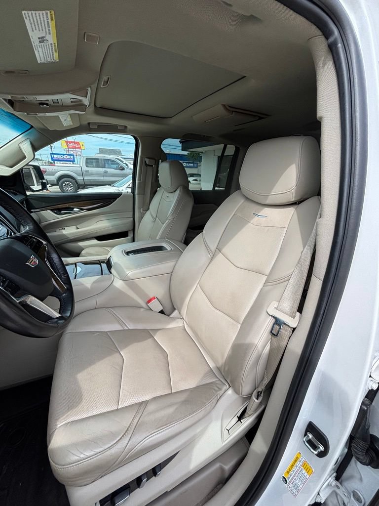 Used 2020 Cadillac Escalade ESV Premium Luxury AWD/4WD image 10