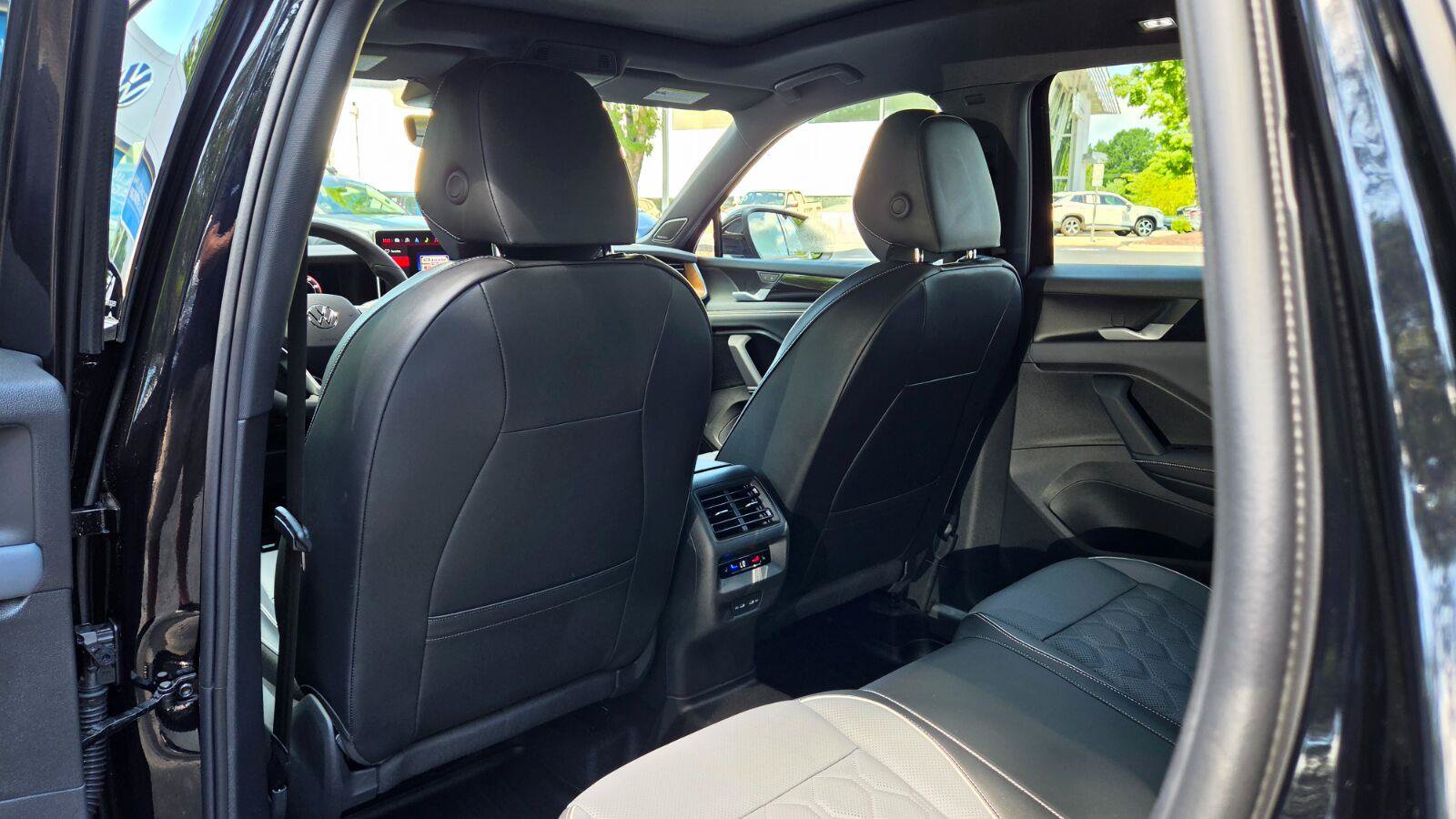 New 2026 Volkswagen Tiguan SEL R-Line AWD/4WD image 50