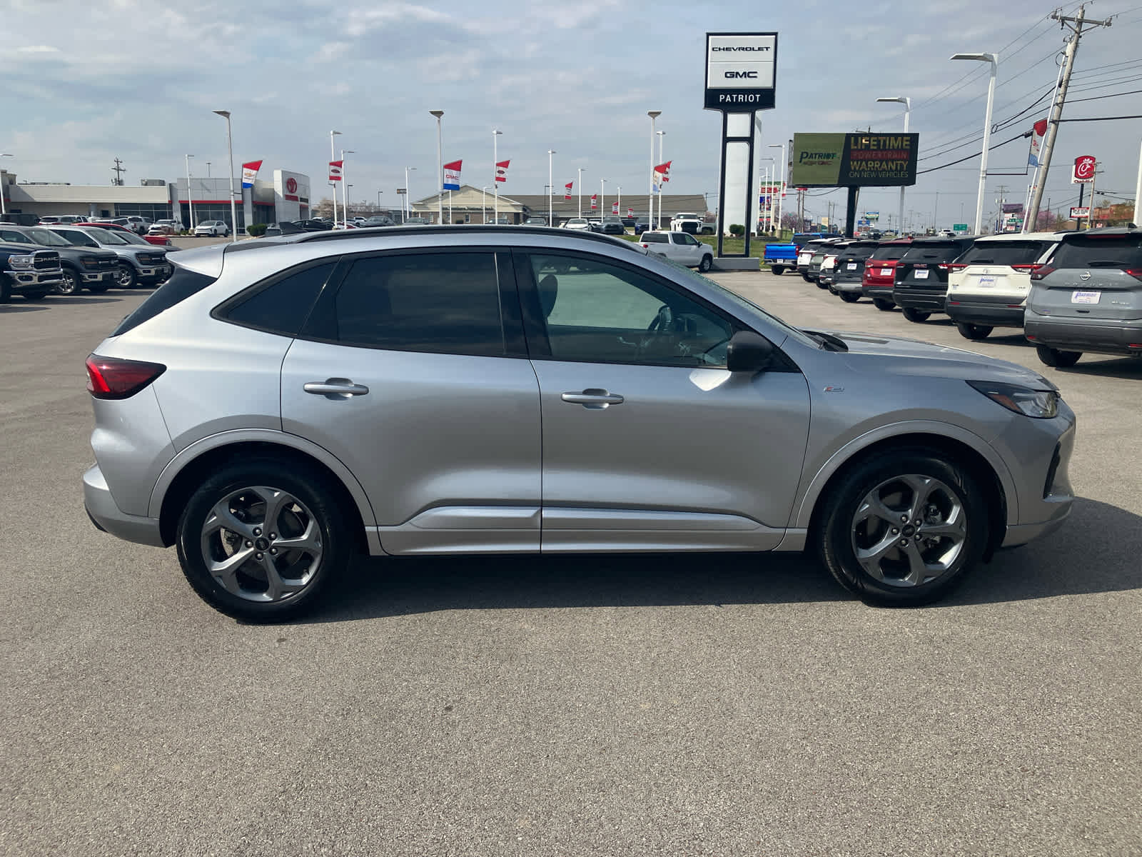 Used 2024 Ford Escape ST-Line w/ Cold Weather Package image 8