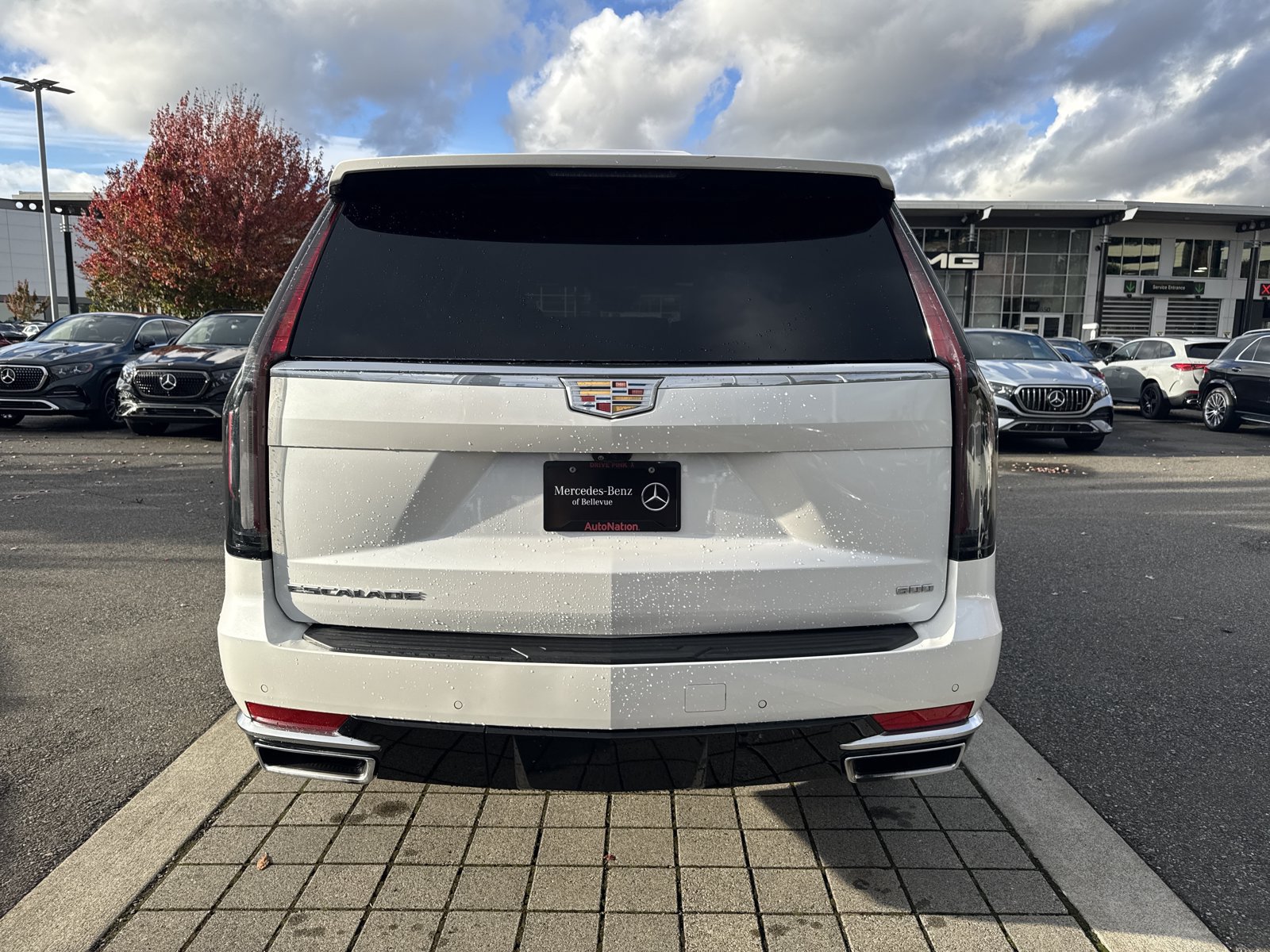 Used 2024 Cadillac Escalade Premium Luxury w/ Performance Package AWD/4WD image 6