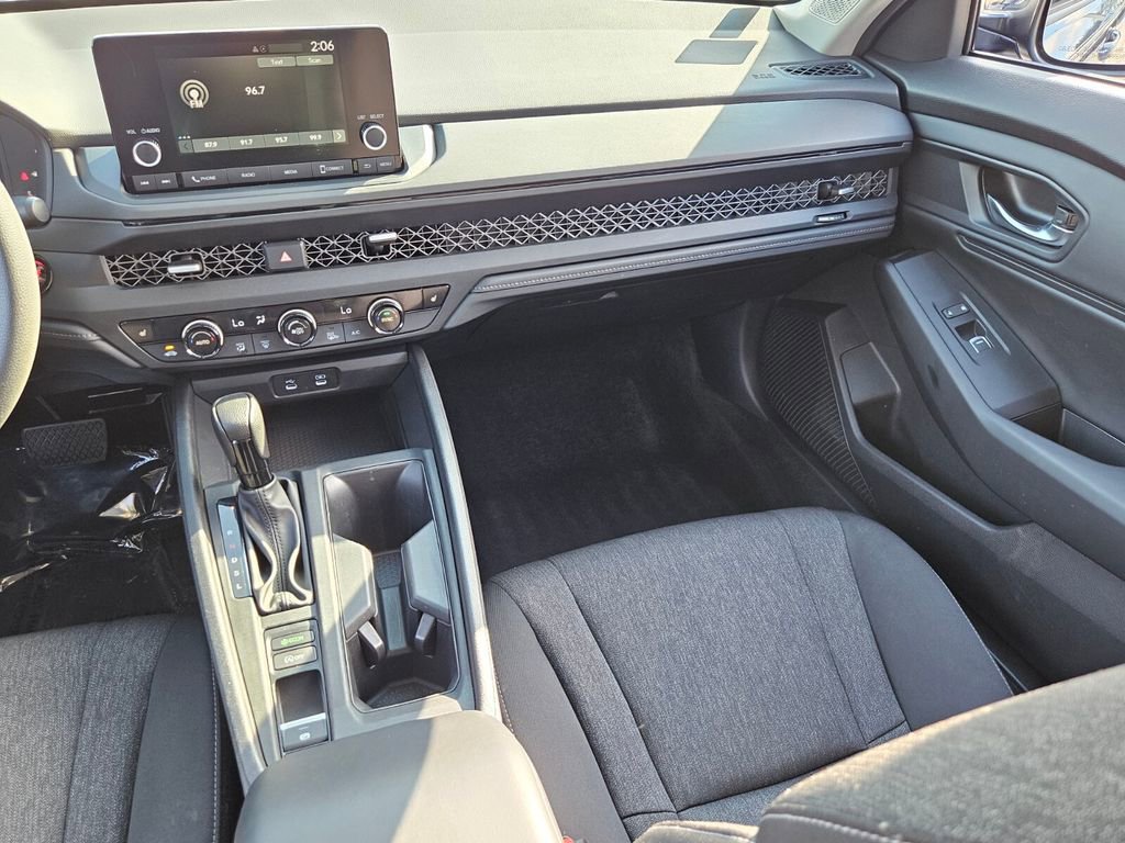 Certified 2023 Honda Accord EX image 9