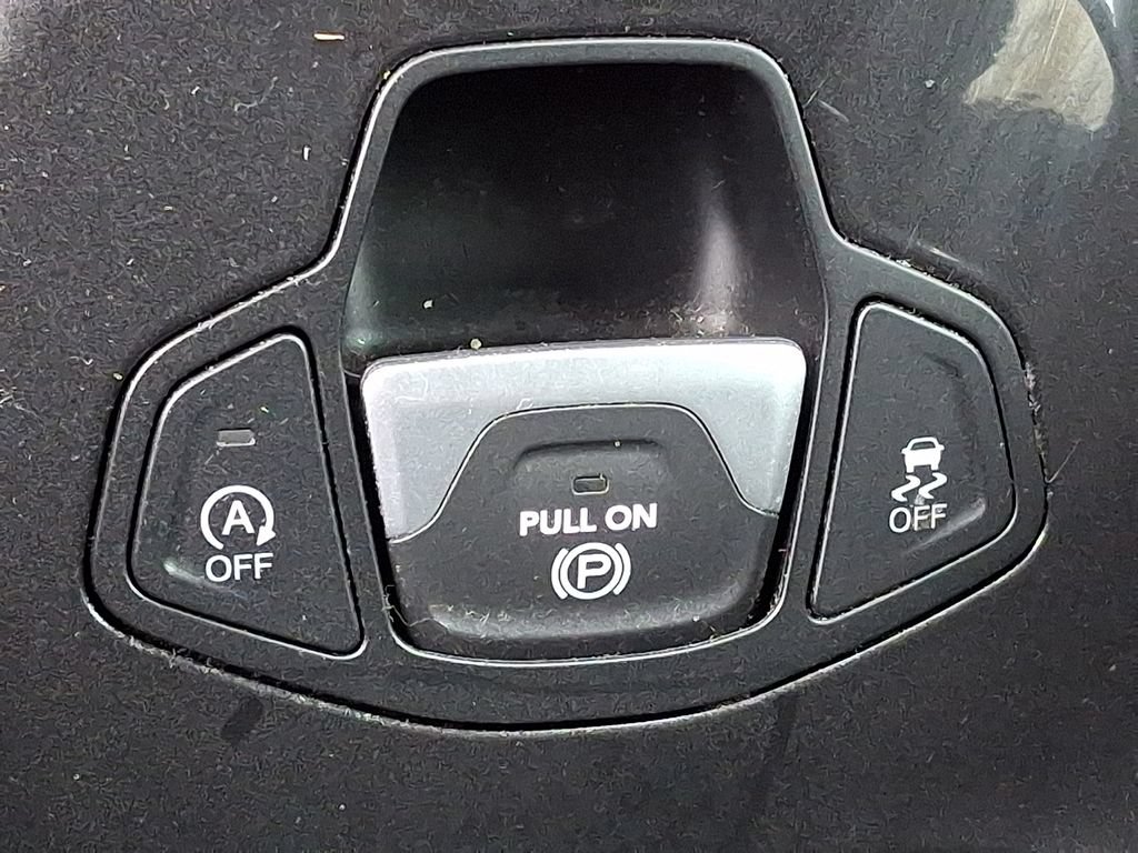 Used 2022 Jeep Renegade Latitude AWD/4WD image 25