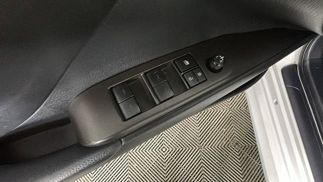 Used 2022 Toyota Camry LE FWD image 11