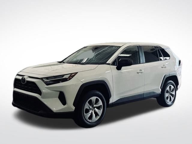 Used 2024 Toyota RAV4 LE image 4