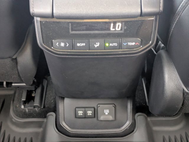 Used 2021 Toyota Highlander Limited image 15