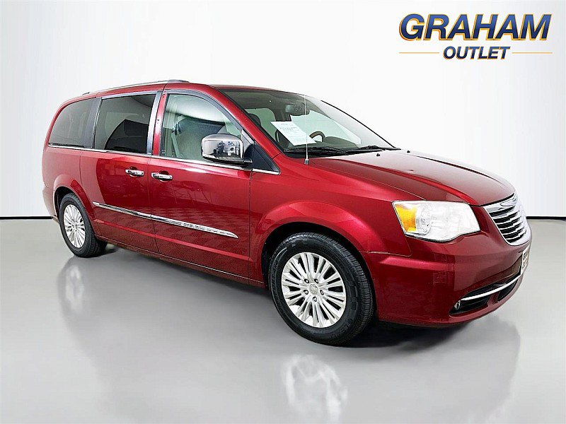Used 2013 Chrysler Town & Country Limited w/ Luxury Group FWD image 1