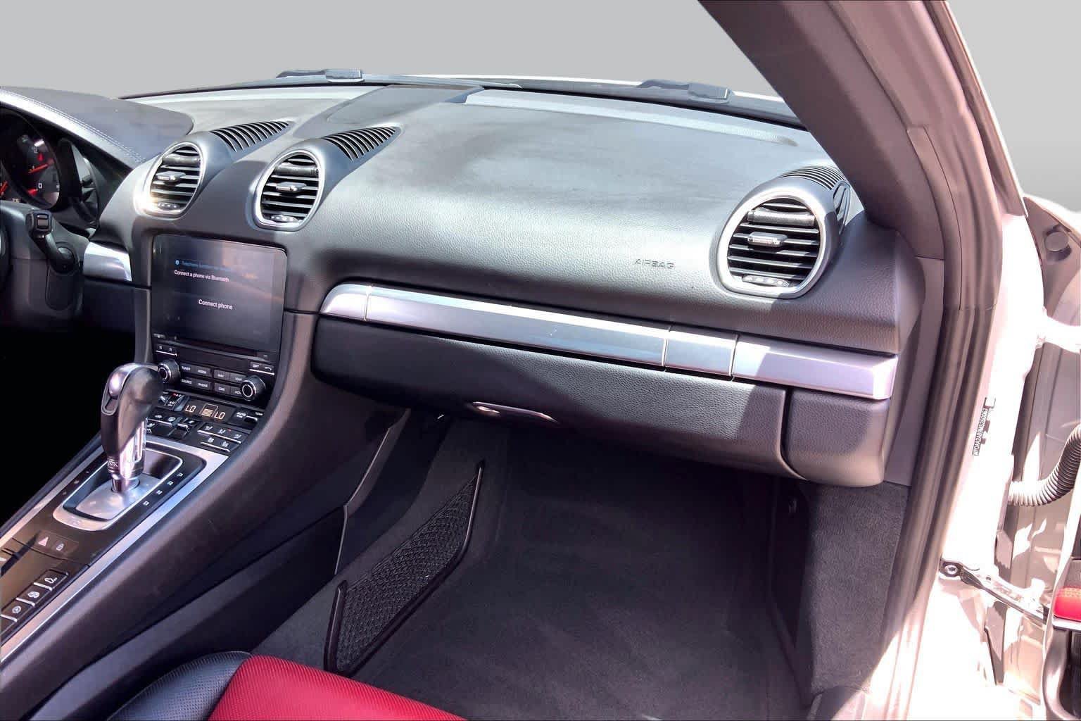 Used 2021 Porsche 718 Cayman RWD image 16