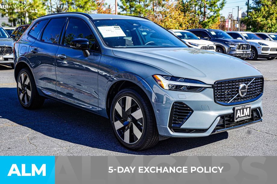 Used 2024 Volvo XC60 T8 Plus w/ Climate Package image 3