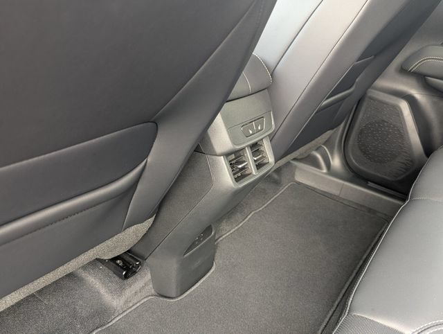 New 2027 GMC Terrain Elevation w/ Elevation Premium Package FWD image 26
