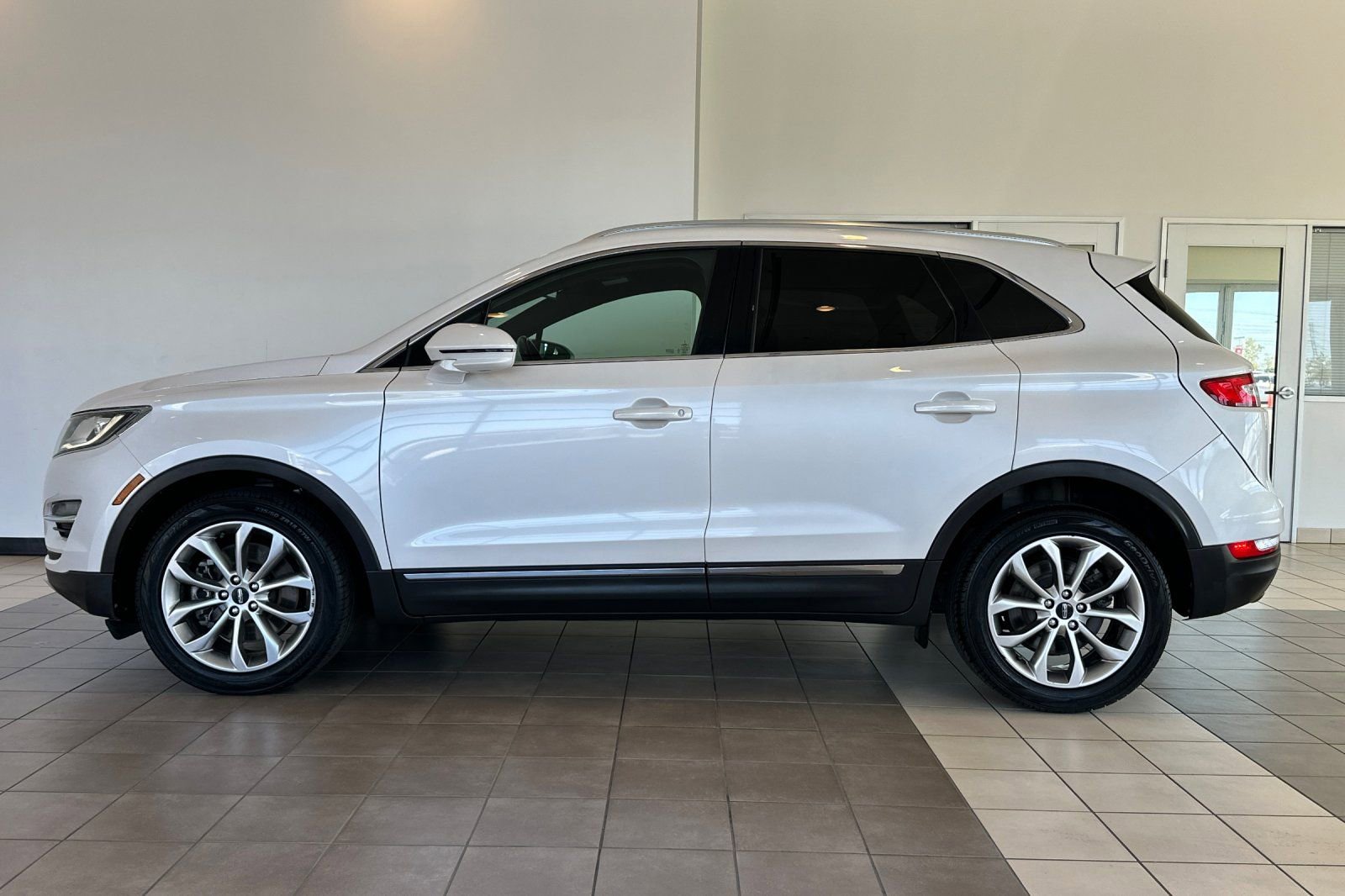 Used 2017 Lincoln MKC Select w/ Select Plus Package image 7