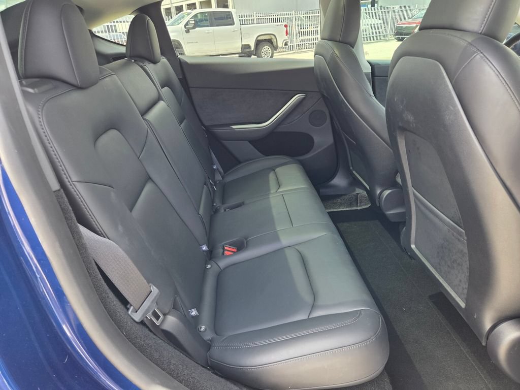 Used 2024 Tesla Model Y Performance AWD/4WD image 16