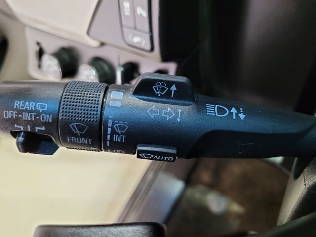 Used 2016 GMC Yukon SLE w/ HD Trailering Package image 42