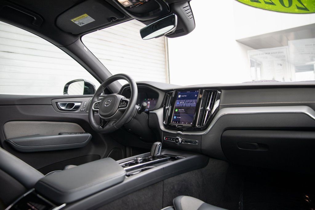 Used 2022 Volvo XC60 B5 R-Design w/ Advanced Package image 19