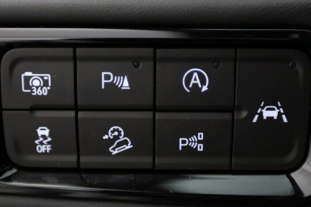 Used 2026 GMC Yukon AT4 Ultimate w/ LPO, Floor Liner Package image 30