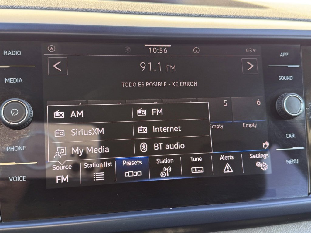 Certified 2023 Volkswagen Taos SE image 9