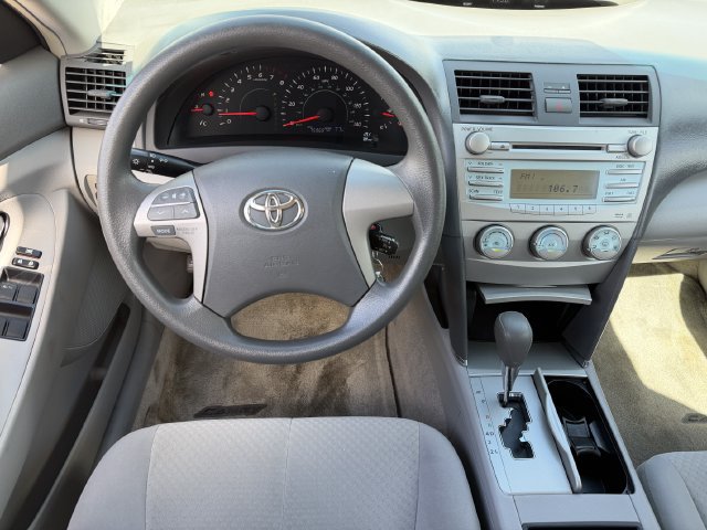 Used 2009 Toyota Camry LE FWD image 11