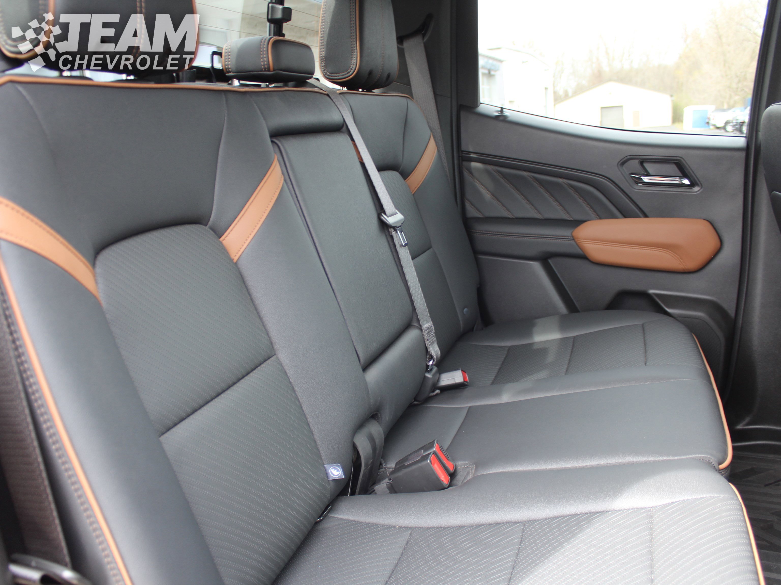 Used 2025 GMC Canyon AT4 w/ Technology Plus Package AWD/4WD image 25
