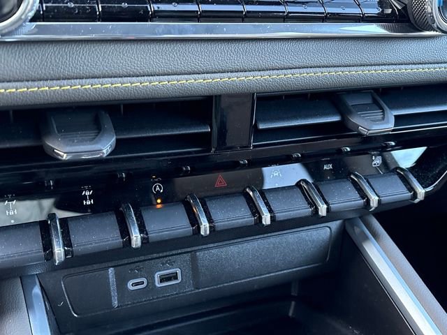 Used 2026 Chevrolet Colorado ZR2 image 19