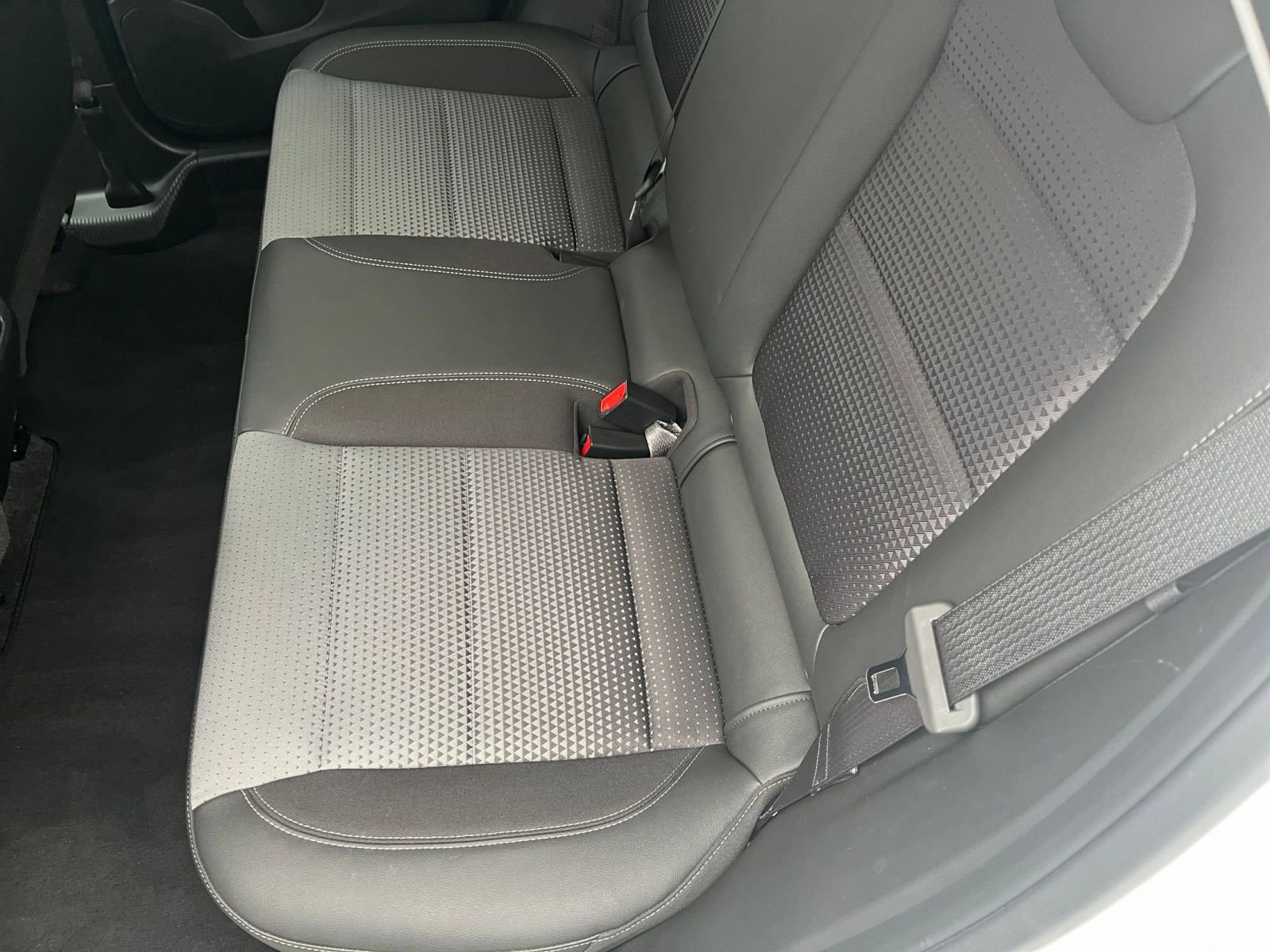 Used 2025 Chevrolet Trax LT image 37