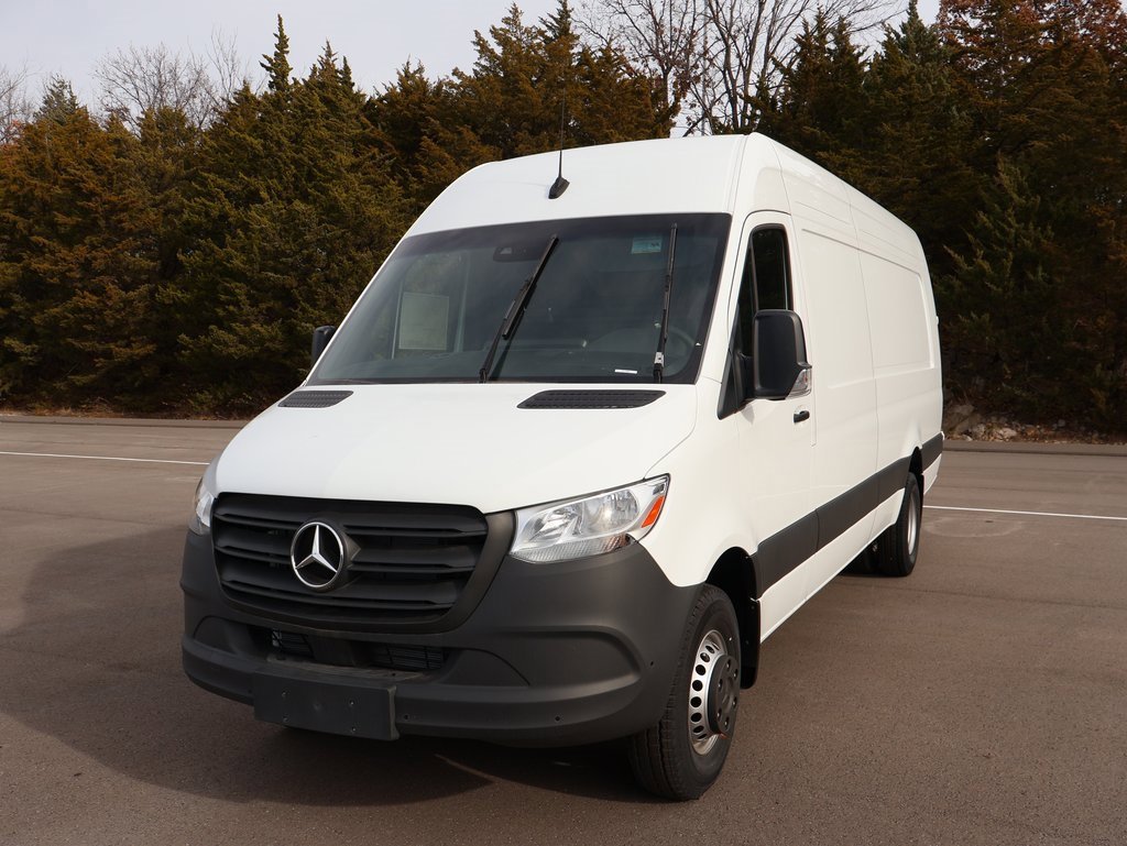 Used 2024 Mercedes-Benz Sprinter 3500 image 1